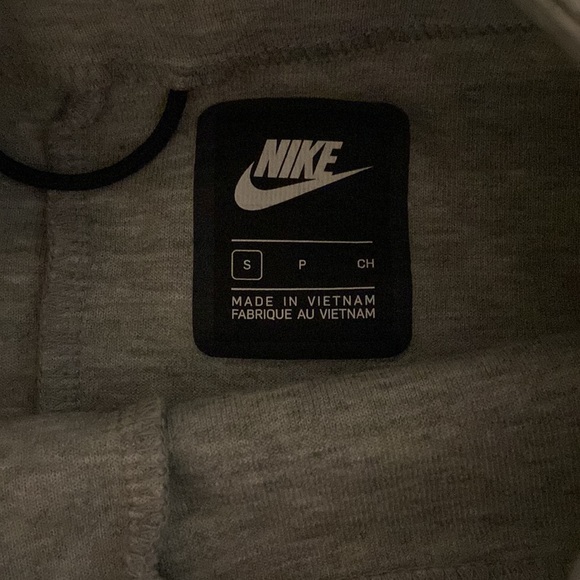 Nike tech fleece cropped sweatshirt - Picture 2 of 3